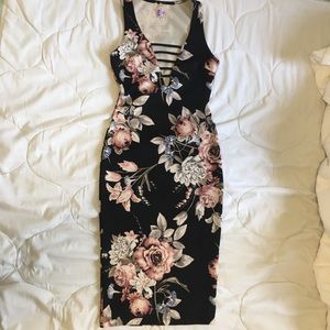 🖤3/$20 Sexy Floral Dress 🌹
